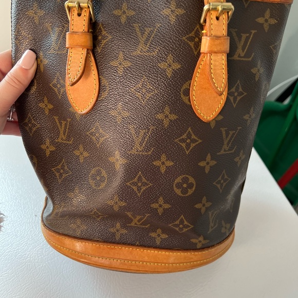 SOLD! Louis Vuitton Petit Bucket - Picture 2 of 10